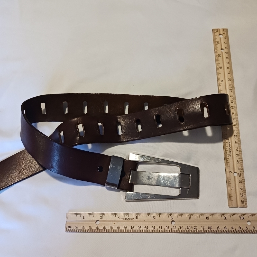 Gorgeous Leather Belt - Picture 3 of 7